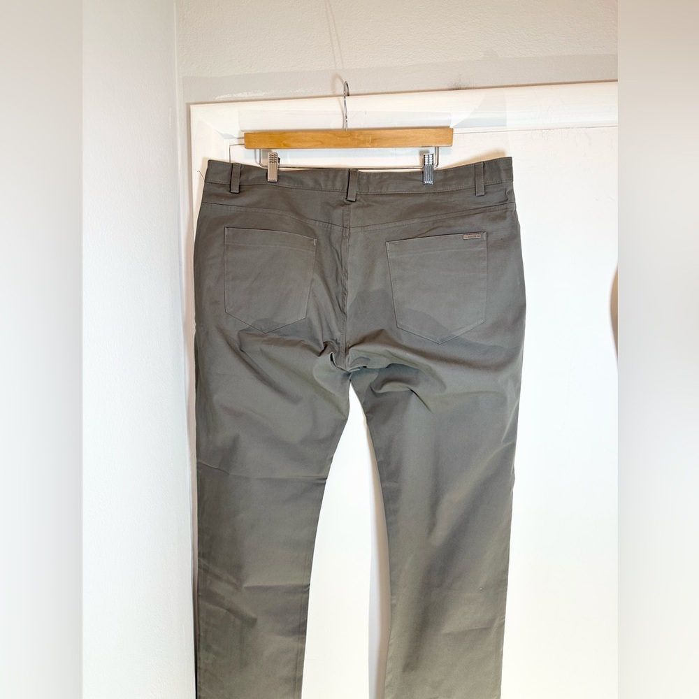 Calvin Klein Flex Men’s Straight-Fit Flat-Front Stretch Grey Chino Pants 40x 32 - Picture 7 of 10